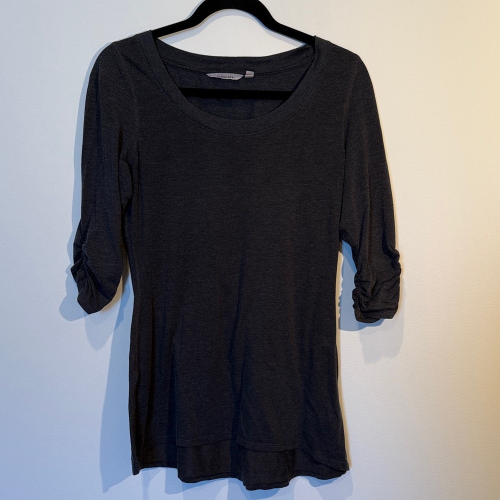 Athleta Dark Gray Ruched Sleeve Blouse
